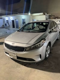 للبيع كيا فورتي موديل 17 سياره مواصفات اعتيادية  وارد امريكي محرك 2000...