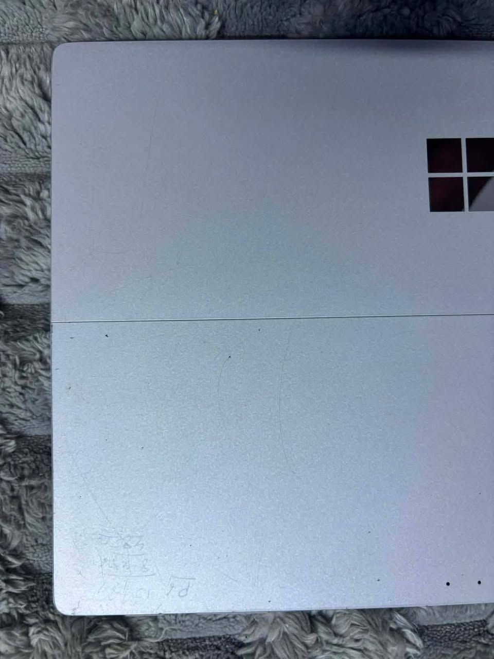 Surface Pro 6
* المعالج: Intel Core i5 (الجيل الثامن)
* الرام: 8 جيجابايت
* التخزين: SSD سعة 256 جيجابايت
* الشاشة: 12.3 بوصة، لمس، تجي ويا شاحنتة 
السعر 230 الف مع التوصيل


**إذا كنت صاحب هذا الإعلان وتريد حذفه لأي سبب، رجاءا أرسل رسالة إلى الدعم الفني**