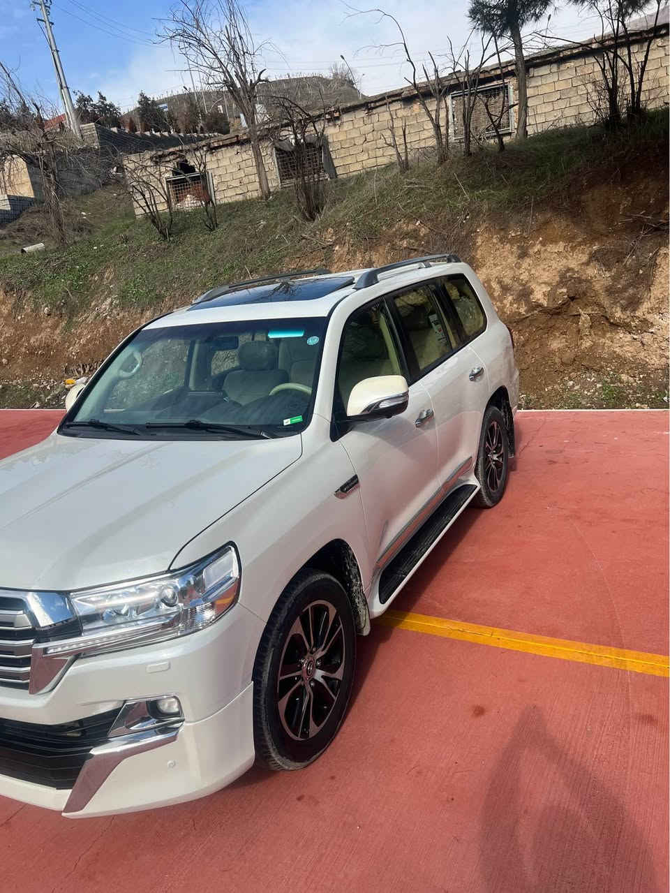 بۆفرۆشتن وەنەوشە 
مودیل 2016
مە کینە هەشت بستنV8
سبوغی نیە 
بینج جی گجکەی تاحدیلە 
یەک قرجی گجکەی بیشی هە یە 
رەقە مو سە نەو نویە 
سعری ٤٤٥ورەقەومحامەلە 
زمارە تەلە فون *********** سوران, أربيل
