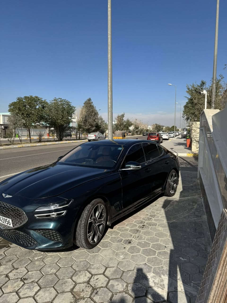 سلام عليكم 
جنسيز g70موديل 22
اربعه سلندر اكسل 
ممشى سياره 60كيلو 
لون داخل جملي 
سياره بيها حادثين 
بامريكا خلفي جاملغين خلفيات وباب الخلفي 
وصور الحادث مال اميركا موجود بل منشور 
وبل عراق صار بيها جاملغ امامي ايسر وبنيد 
وضرر لغده وشاصي ايسر 
سياره تحتاج بعد ترتيبات قليله 
والله يكفيكم الشر
سعر السياره $168 وبيها مجال لشراي 
لتواصل *********** 
مكان سياره بصره
