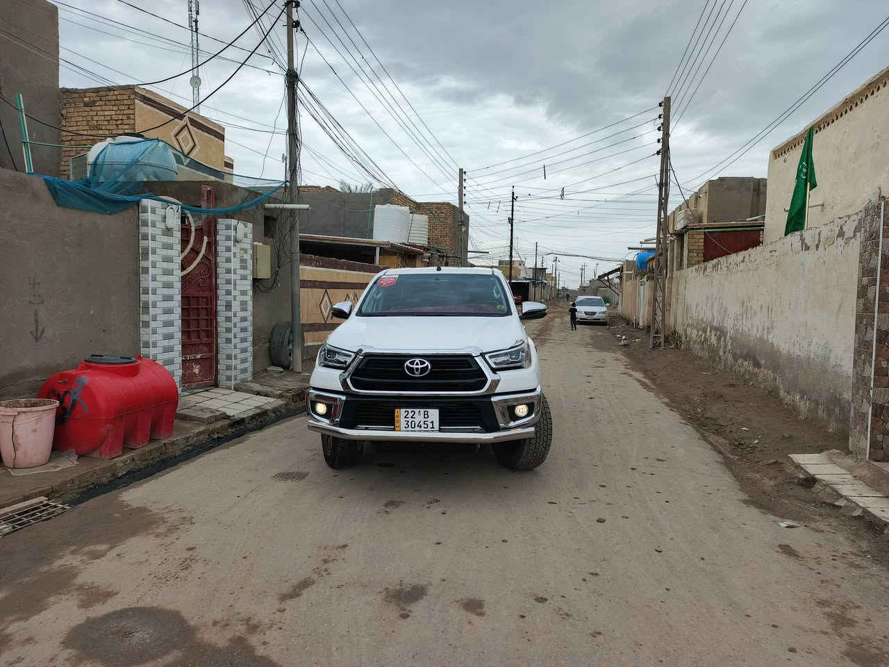 السلام عليكم تويوتا فورويل موديل 25 كفاله عامه على وضع الشركه يعني زيرو اوتوماتيك رقم اربيل تحويل مباشر يعني لا براء الذمه ولا شيء فول مواصفات شاحن اواكس تبريد تدفئه كشنات رادار بيع ومراوس 
العنوان ذي قار الفجر 
السعر المطلوب 350
تلفون ***********
ضمان ثلاث سنوات تبديل دهن على الشركه
