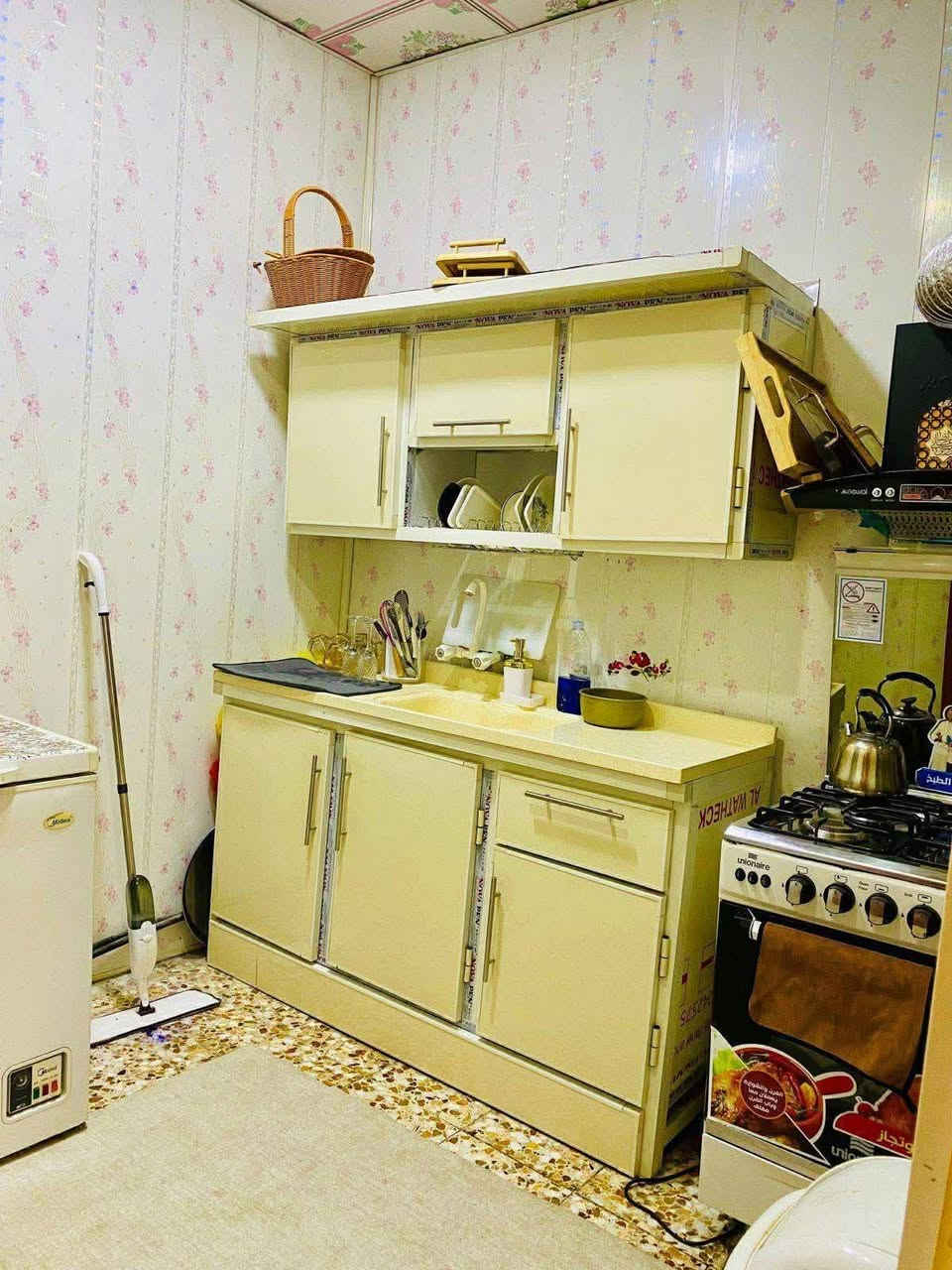 من صاحب البيت

🏡 بيت اللايجار – فرصة حلوة بالنجف  

📍 الموقع: شارع المطار الجديد – قرب أسواق فدك  
📐 المساحة: 58 متر  
 ايجاره فقط 150 الف
✨ موقع مميز وقريب من الخدمات والأسواق  
✨ مناسب للسكن  
يحتوي ع غرفه وصاله ومطبخ وحمام ومكشوفه وسطح


**إذا كنت صاحب هذا الإعلان وتريد حذفه لأي سبب، رجاءا أرسل رسالة إلى الدعم الفني**