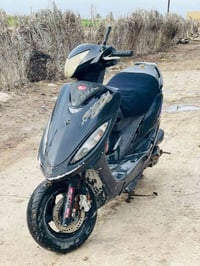 السلام عليكم جي فور للبيع تحتاج تجفيت سعر ٢٢٥ وبيه مجال  تواصل رقم وات...