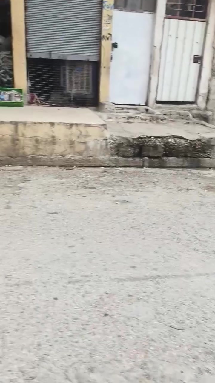 البيت مساحته 200 متر حي كرامة 19 
المساحه 10X 20
اول بيت بلفرع قريب على شارع وبنفس شارع مستوصف مدارس قريبه بلمنطقه ابتدائيه متوسطة اعداديه ولد وبنات وسند ملك صرف بس البناء قديم. العموله من الطرفين. سعرو بحساب ارض ٨٧


**إذا كنت صاحب هذا الإعلان وتريد حذفه لأي سبب، رجاءا أرسل رسالة إلى الدعم الفني**