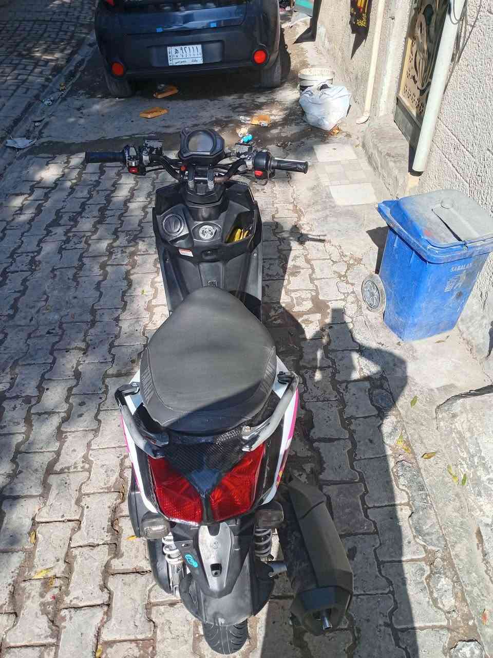 سلام عليكم اخوان جبلي حديث موديل 2021 دراجة بلكارتون بيهة مكينة رياضي وبيهة  كلجات  وبيهة 5 قطع كاربون نازلة من علي كيارة  قبل 3 أشهر نكرة بكل وكت وبيهة شلعة  ومعدل تخبل المكان مدينة الصدر  *********** السعر 1400 وبيهة  مجال قليل
