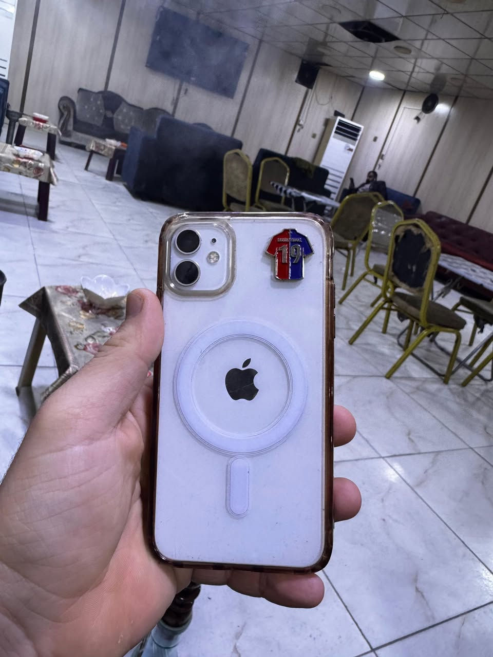 أيفون 11 عادي مبدل بطاريه وشاشه وكاله فول شخن مالته فول الباقي كله شغال ع اخر حبايه السعر 180 تواصل *********** غير متواجد ع فيس ذاكره 64
