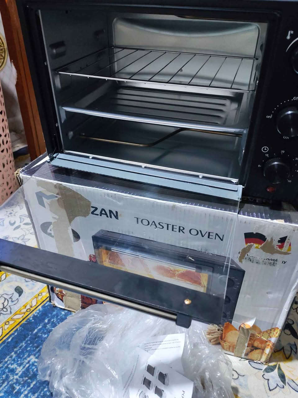 عندي اوفن للبيع 
اشترينا وطلع حجمه صغير كلش ماعجبنه مال عائله صغيره 
اشترينا ب50الف رايده ب40 قفل جديد كلش بس فتحنا الكارتون الي يريده خل يخابرني ويجي ياخذه السعر نهايته مابي مجال 
 *********** البصرة, العراق
