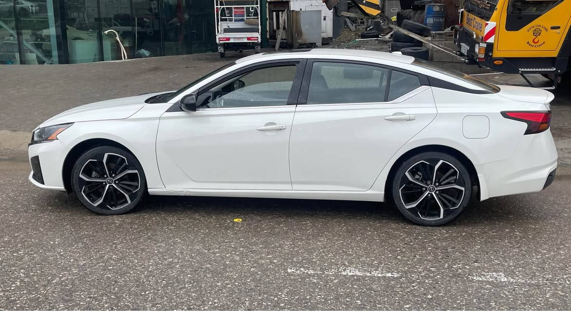 Altima Sr Plus 
بێ بۆیاخ 
ته‌نها 58 میل چووه‌
‌ , ایرباگ هه‌مووی بیلاده‌ نه‌ته‌قیوه‌ ,شاسی و برانه‌وه‌ و بۆیاخ و ناوگرتنیش به‌شه‌رت  سەیارەکە زۆر جوانە
‎یەدە بەسمە  و سڵاید و شاشه‌ گه‌وره‌ لێكزس کارپلەی  كوشن جلد و هیته‌ر ‌, بەوابە و بەردی سالۆنسا و ڕادێته‌ر بیلادیه‌ سه‌یاره‌كه‌ كه‌پسه‌ ‌ 
‎گێڕ و مەکینە و کارەبییات  بەشەرت  کامل سیرفس کراوە.
سه‌یاره‌كه‌ كاتی نه‌شكاوه‌ ٣ مانگ كاتی له‌گه‌ڵه‌

180 ته‌نها 
ره‌سم حادیسه‌كه‌ی دانراوه‌ موشته‌ری نیت نامه‌ مه‌نێره‌ 
‎شوێن : سلێمانی 

------
نيسان التيما فئه plus SR

لون ابيض   

ماشيه  58  الاف فقط ب امريكا
  
فول مواصفات Sr plus    السياره معروفه
سلاید,كاربله‌ی,شاشه‌ لكزس,كشن هیتر 

  نضيف سياره بدون صبغ 

سیاره‌ بدون ایرباك بیلادی و شاصي و داخل كامل بشرط  مابي اي نقص 
صور حادسه موجود
حتئ بوابة بيلادي 

السياره رقم كاتي وياه ٣ شهر 

تترقم شمالي 

180$
مكان السياره سليمانية السليمانية, العراق


**إذا كنت صاحب هذا الإعلان وتريد حذفه لأي سبب، رجاءا أرسل رسالة إلى الدعم الفني**