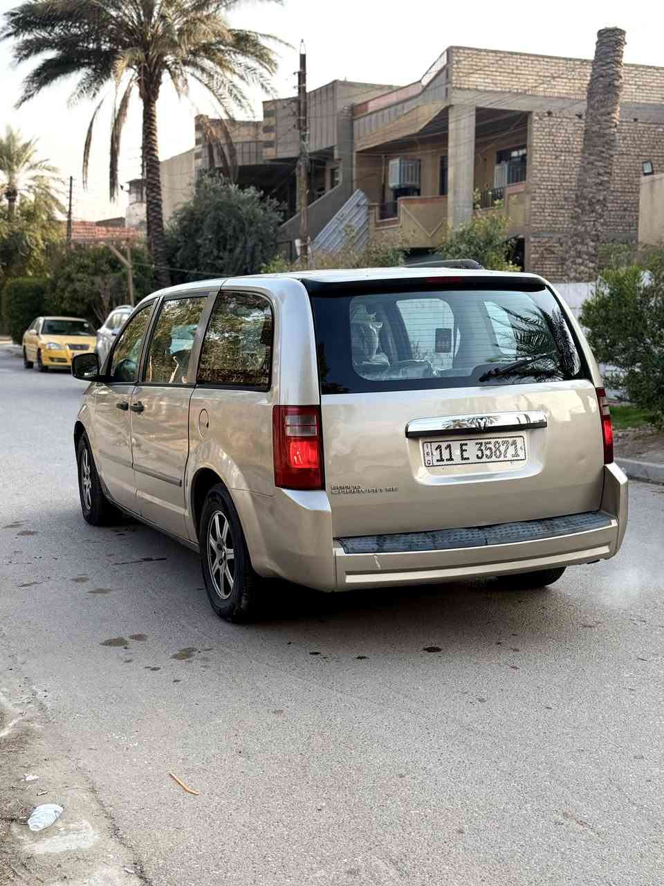 دوج كرفان ٢٠٠٨ مصبوغه حزام 
(((بدون ضربه)))  سبب الصبغ جراد وشخوط والفديو موضح بالمنشور قبل الصبغ ماشيه ١٩٠ 
كير مكينه جدد الحمدلله رقم بغداد 
تبريد ٣ قطع 
شاشه بلاديه 
داخل محدث شكل الحديث 
كشنات بلع منفصل 
تبريد تدفئة
تخم ويل وتاير جدد 
منضومه زنون لايت وبلوجكتر  
مكان عامريه بغداد سعره ١٠٤ وبيه مجال للإستفسار ***********
