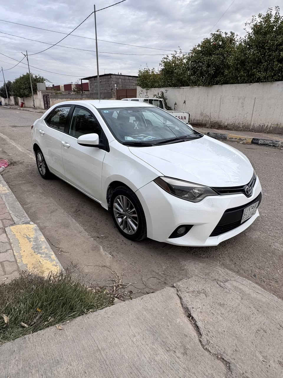 السلام عليكم 

الي يحب يعرف التفاصيل موجوده بالفيديو  واضحة
حته يبين كلشي كدام عيونكم خاف بالصور متبين السيارة حته المقطع قبل لا اصبغ موجود
ع العموم سيارة كورلا موديل 2014 وارد امريكي 
محرك 1800 
صدره امامي خلفي مبدل جديد
شاشه
يعني مواصفاته المعروفه 
السعر 118 وبيه مجال حك الجيه بعد المعاينه 
العنوان الفلوجة الحبانيه 
للأستفسار ***********
