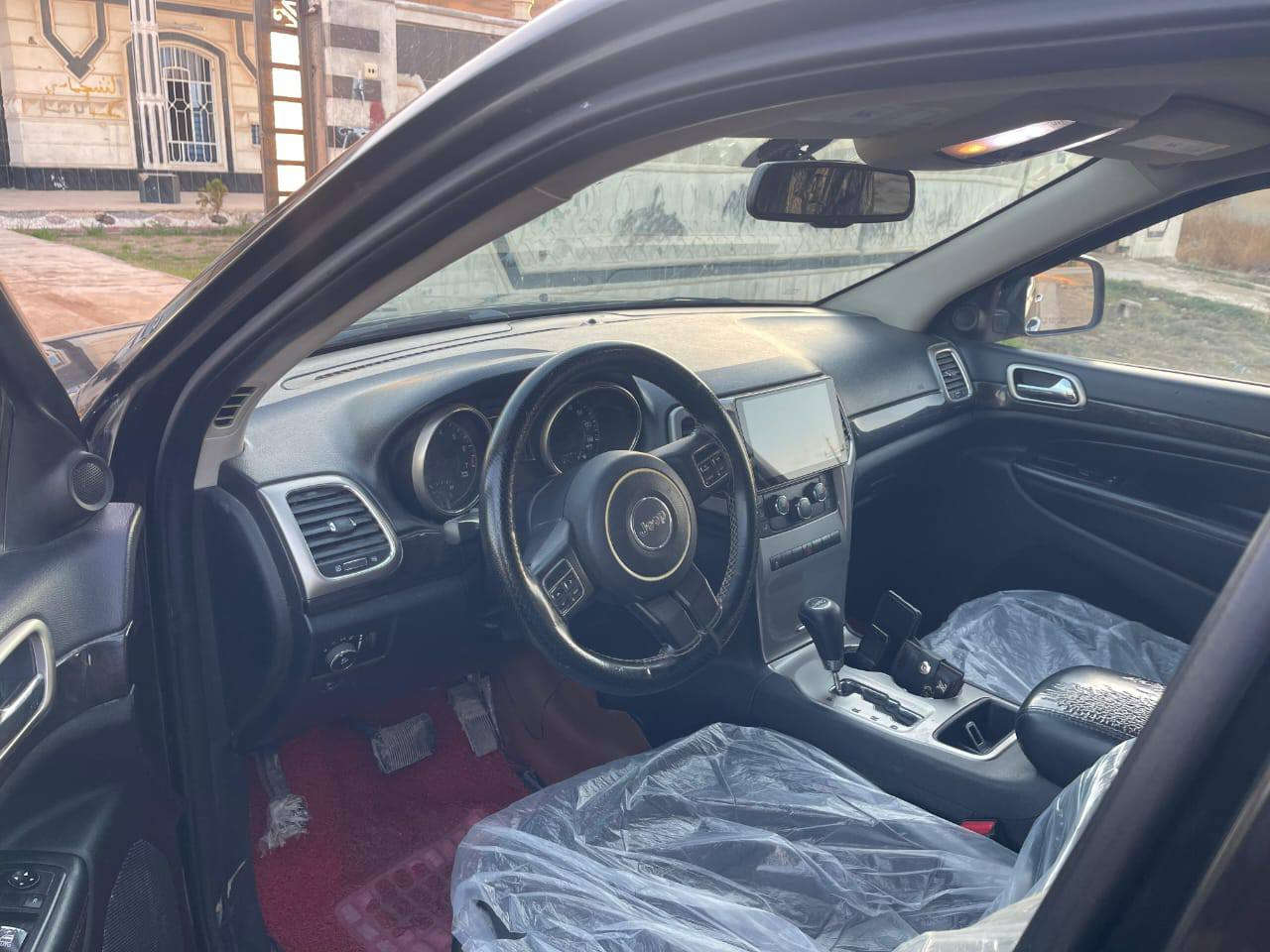 السلام عليكم جيب 2011 صبغ 5 قطع ابيع عام محرك جديد صدار امامي صدار خلفي تخم تاير سياره حلوه مال جناي السعر 120 المكان الكرمه ***********
