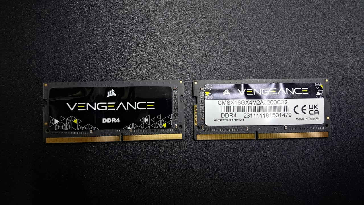 السلام عليكم

VENGEANCE Series 16GB (2 x 8GB) DDR4 SODIMM 3200MHz CL22 Memory kit

استعمال قليل اخو الجديد

الجديد سعره 200 الف مثل ما موضح بالصورة من الموقع الرسمي

السعر 100 الف مع التوصيل قفل

واتساب ***********
