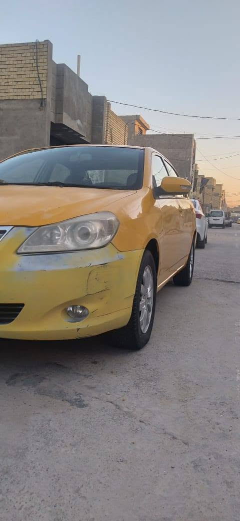 السلام عليكم
BYD G3 2013
محرك وكير هوندا وخير من الله 
تبريد ثلج لا يفصل ولا يبوخ 
كيرها عادي
 كلج رياضي 
مبدل بيها باب امامي يمنة وبيها صبغ بس صفحة اليمنة 
للاستفسار ***********
