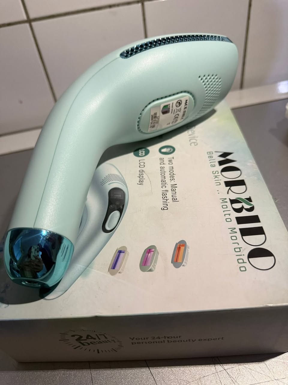 جهاز ليزر لإزالة الشعر – ماربيدو (MARPEDO)
الحالة: مستخدم 4 مرات فقط
النوع: أصلي 100%
الدقات: غير منتهية (Unlimited Flashes)
العدسات: 3 عدسات للوجه وللتصبغات وللتبيض
المواصفات:
 • تقنية IPL فعّالة لتقليل نمو الشعر بشكل دائم
 • مستويات طاقة متعددة تناسب كل أنواع البشرة
 • شاشة عرض رقمية توضح عدد الومضات والمستوى
 • تشغيل سهل وسريع مع نتائج ملحوظة بعد عدة جلسات
 • مناسب للاستخدام المنزلي بأمان عالي
محتويات العلبة:
 • الجهاز
 • 3 عدسات
 • الشاحن الأصلي
 • الدليل
سبب البيع: عدم الحاجة له
السعر:مليون وربع مع الشحن
البيع:750 الف


**إذا كنت صاحب هذا الإعلان وتريد حذفه لأي سبب، رجاءا أرسل رسالة إلى الدعم الفني**