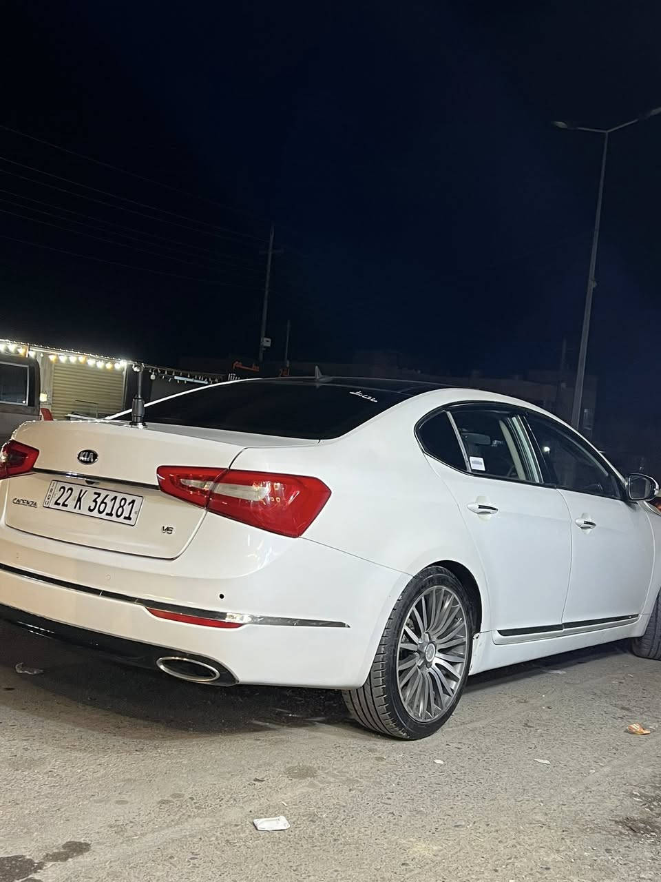 كيا كادنزا ٢٠١٥ مواصفات فول درجة ٢ بس مو ملكى باقى فول فول هزة جديد  رقم جديد  تخم طاير جديد ما عليها اي مصرف شرط طراى شمال للجنوب سيارة باسمى ثانى يوم بصمة عليها ١٣ ورقة غرامة ينزل من سعر بيها  ست قطع بجم كبس امامى خلفى كبس محرك شرط لا صرف لا بخار لا صوت ديجيطل لوك بيها ظربة من باب سكن سيارة الف ماشاءالله عليها و سعرها سعر سوك ١١٨ ورقة و مجال بصيط للطيبين 
***********
واتساب 
للاستفسار
