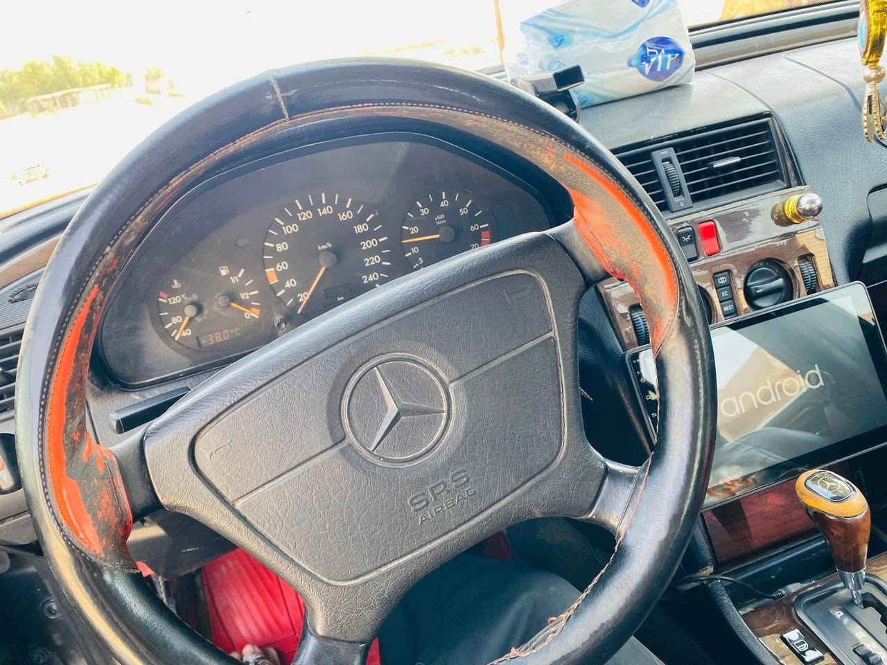 مرسدس موديل 94 محرك بطه 2ونص لا صبغ لا ضربه
لا غرامه رقم انكليزي أربيل تايرات صدر باتري جديد
عنوان خانقين ***********
