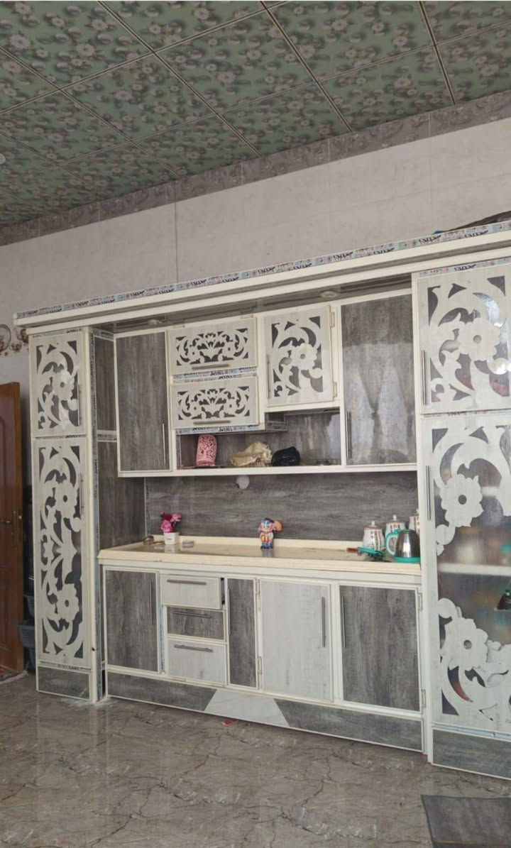 اغراض بيت للبيع اكو جدد اكو مستخدمات قليل عندي بعد هواي اغراض راسلني ادزهم الك 
عنواني بصره شط العرب 
شراي يراسلني واتساب 
***********
