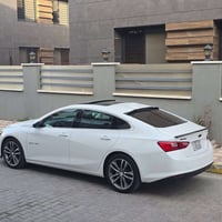 شوفرليت ماليبو 𝟐𝟎𝟐𝟑 𝐂𝐇𝐄𝐕𝐑𝐎𝐋𝐄𝐓 𝐌𝐀𝐋𝐈𝐁𝐔-𝐋𝐓 ضربتها موضحه بالصوره باب خلفي ...