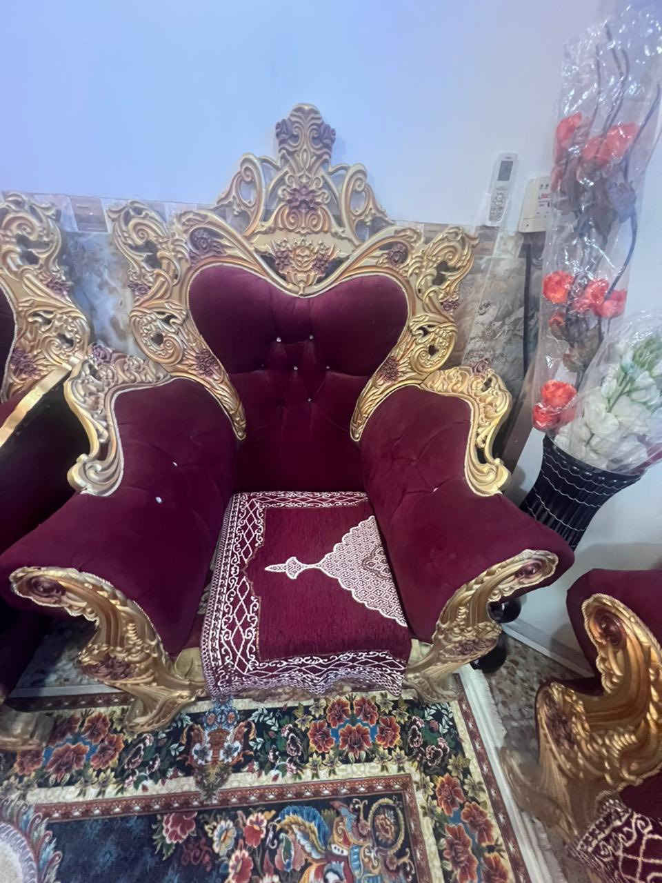 تخم ونص للبيع
السلام عليكم تخم ونص احمر وذهبي نوع ملكي للبيع كبير الحجم 
المكان بغداد الشعله
‭0783 495 9420‬
