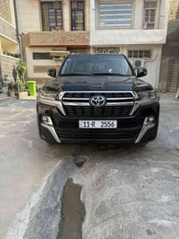 لاند كروز 21 فطيم سياره جديده رقم مميز للبيع صار بيها شخط مو ضربه شخط ...