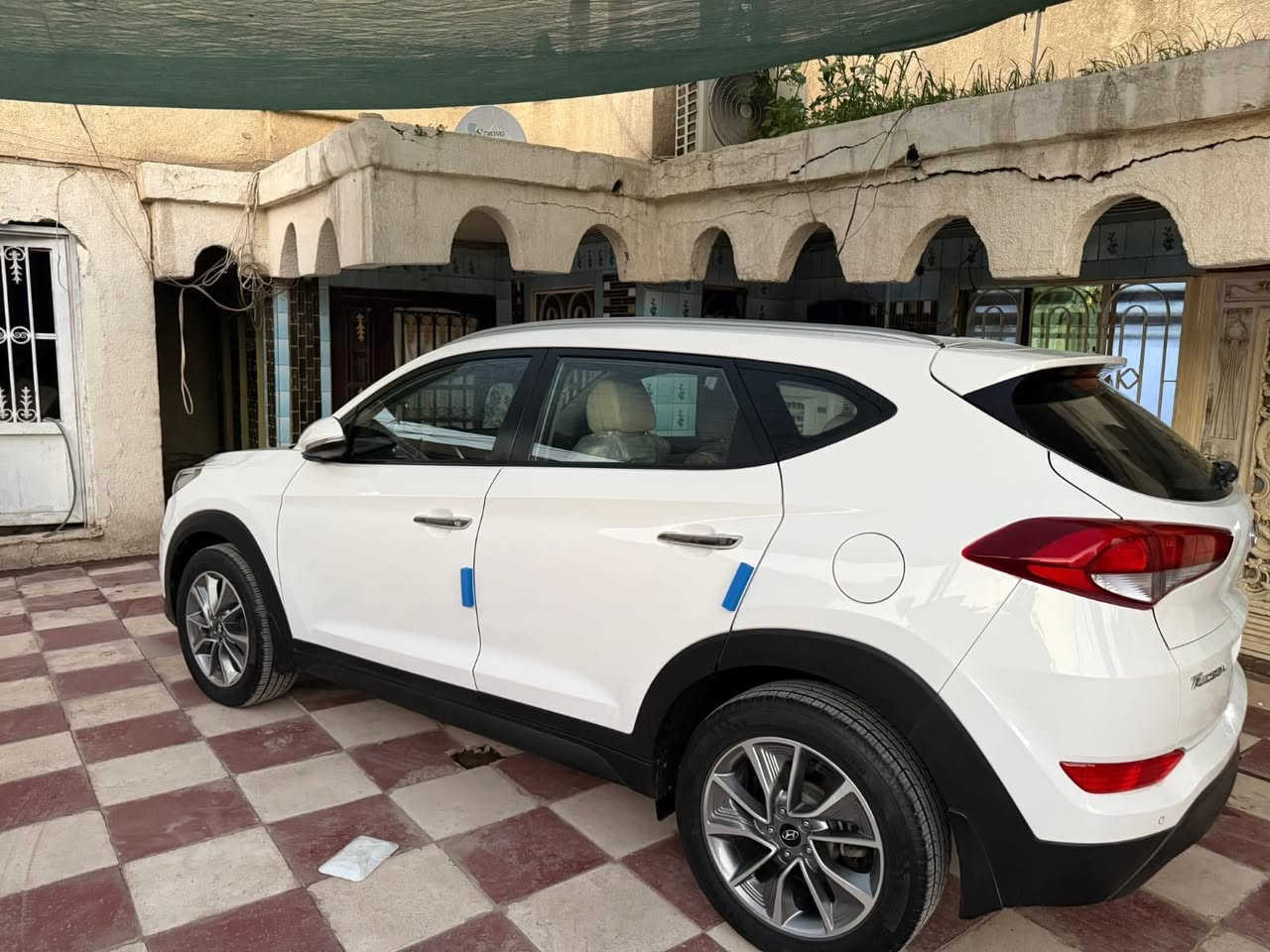 سلام عليكم توكسان 2018 مكفوله كفاله عامه حته من الشخط
ماشيه 50بعده بحالت الشركه رقم بابل 

مكينه 2000عنوان بابل مركز 
***********
