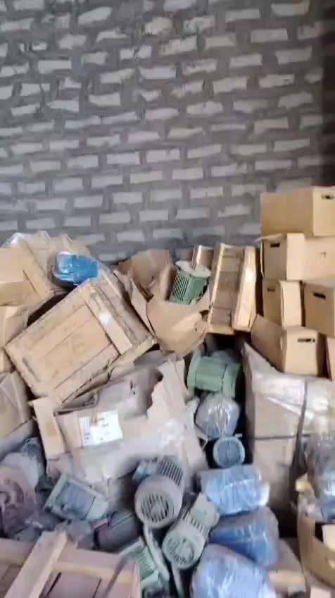 ماطورات ورولات صناعية وقفالة هواء
يتوفر لدينا كميات من الماطورات روسي وصيني وتركي 

رولات متعددة القياسات المانية وتركية

يتوفر كذلك قفالة هواء وگير بوكس 

الكميات كبيرة 

للتواصل على الواتساب فقط 

+9647775039358

+9647700119216

+9647731811272
