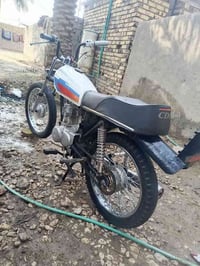 دراجه ارشه البيع كلك دراجه نضيفه ماعوزه اي شي تركب وتروح سعره 400 0785...