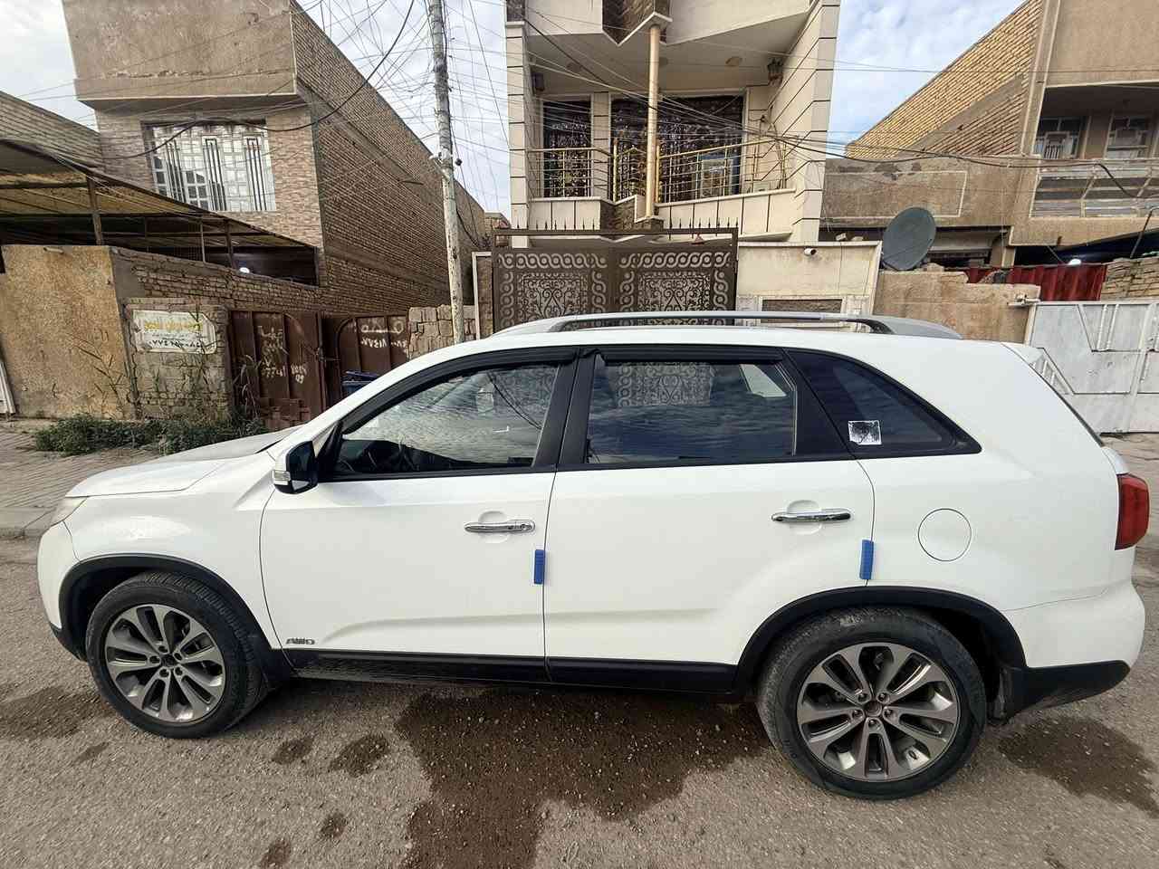 سورنتو 2015 مصنعه نهاية ال2014 خليجي
6سلندر 
كشنات جلد 
نظام ايرباك
اوتوماتيك
كاميرا خلفيه 
بانوراما 
مستشعر وقوف
بصمه
مرايا جانبية كهربائية
نظام مفتاح ذكي
مقاعد امامية كهربائية
مانع انزلاق
رادار امامي 
ستائر خلفية 
حساسات ضغط الاطارات 
قفل امان اطفال 
رقم التواصل  ***********
