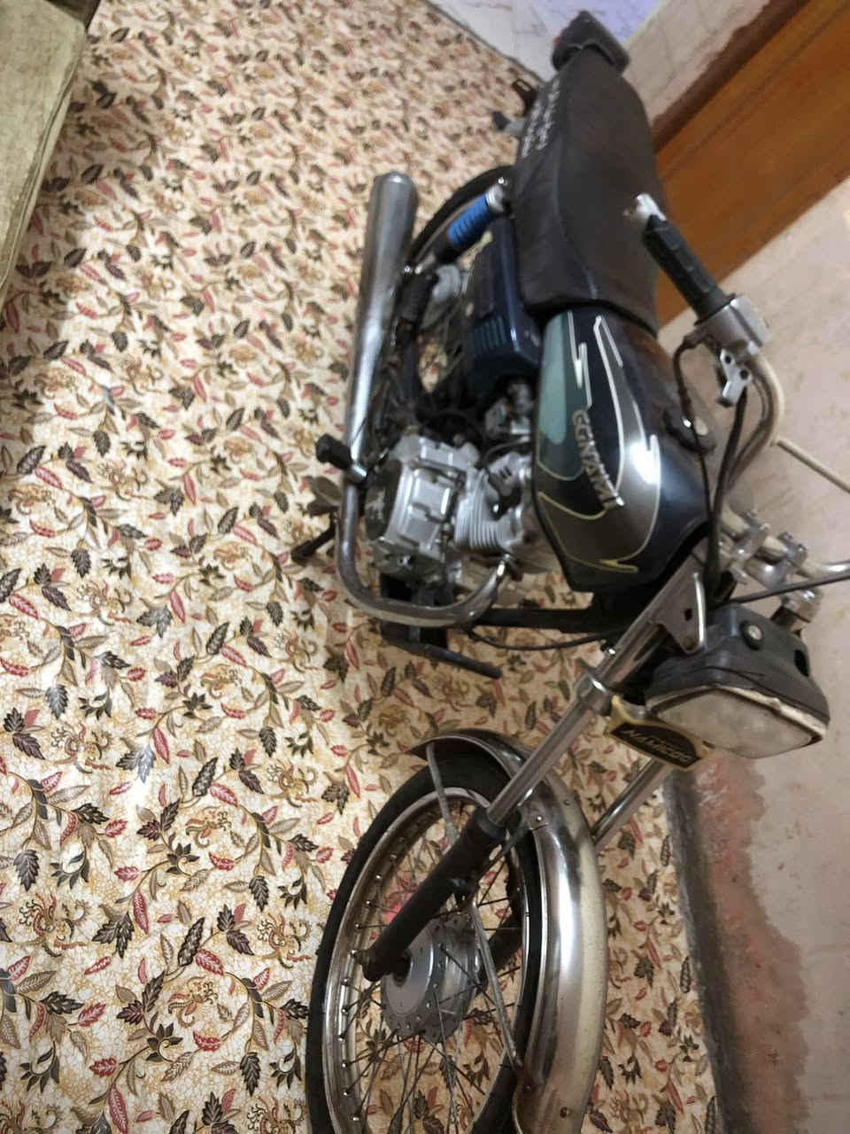 سلام عليكم دراجه سيجي نامه مديل ٢٠٢١ بلا مفتوه بس ولفات مكان مدينه الهوير السعر اتصل او وتساب الموشراي لا يتخل ولا يراسل العلم دراجه متروكه 
رقم هاذه اتسال *********** وثاني فقط وتساب ***********
