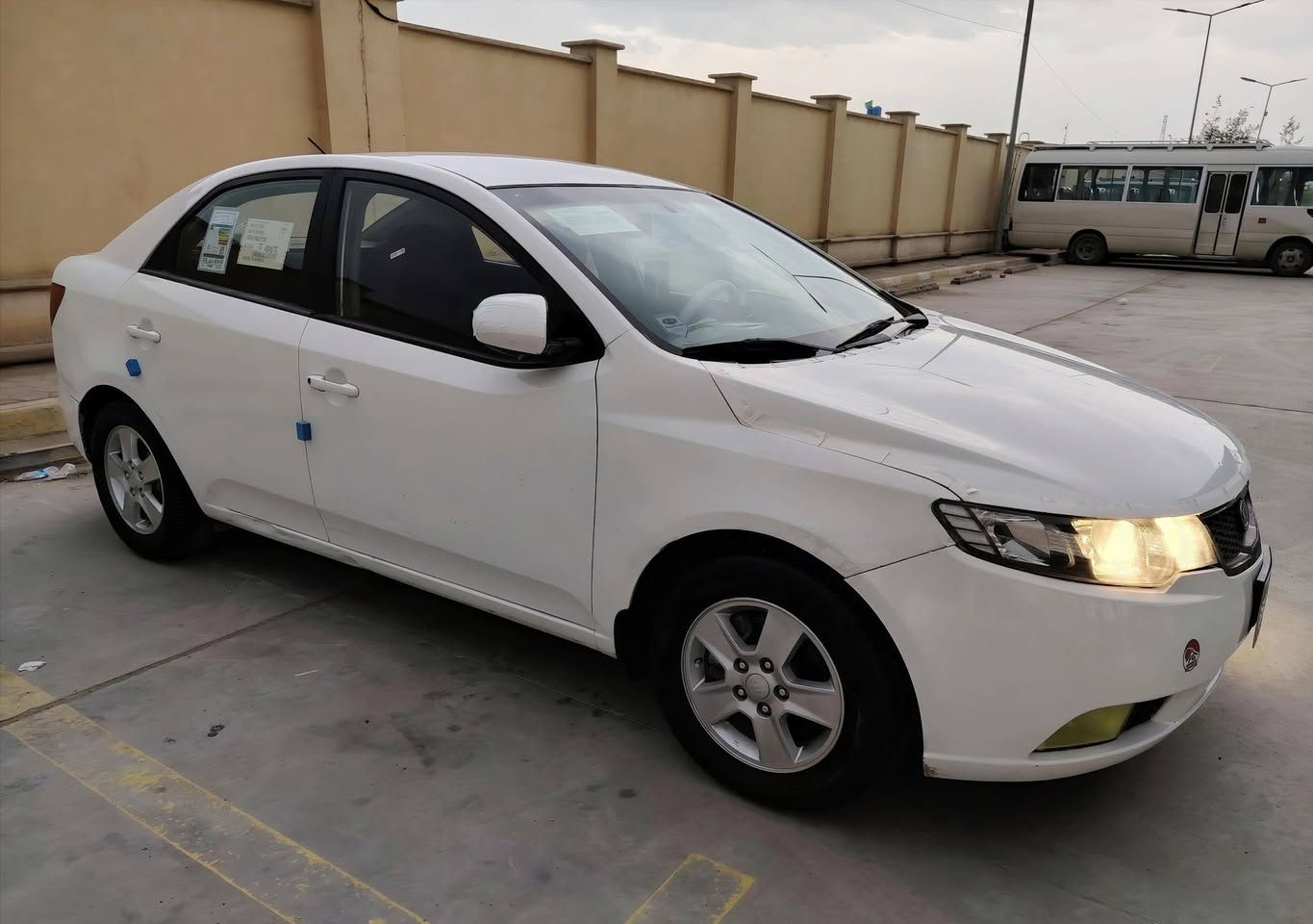 السلام عليكم
سيراتو خليجي مكفوله من الضربه والتبديل والصبغ ماعد رش الباب الخلفي تجميل والباقي كفاله عامه

رقم بصره مشروع وطني تحويل مباشر

محرك 1600كفاله مامفتوح سياره جاهزه وجديده كير ومحرك وحداديه وتبريد تخم تاير جديد

السعر (94) مكان السياره ناصريه مركز
رقم الهاتف ***********
