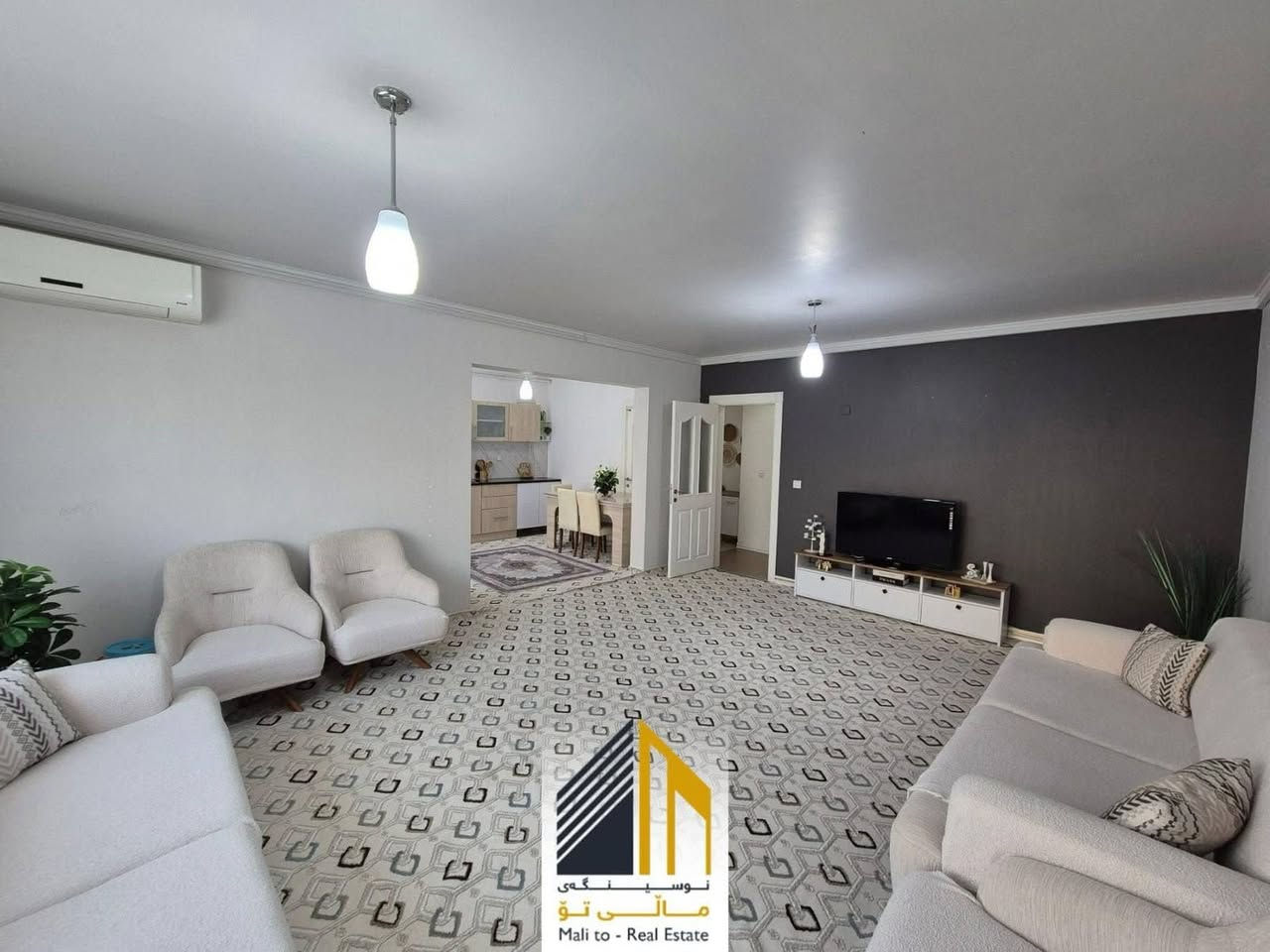 السلام عليكم 
شقة للبيع في محافظة السليمانية بجانب مستشفى اسيا وايضا مستشفى شورش 
في منطقة كاني با 
اسم المجمع: شارى بزشكان 
مساحة الشقة:145متر 
الطابق :الأرضي 
3 غرف نوم
وحدة من الغرف ماستر 
مخزن 
تحتوي على 3 سبالت + كاونتر 
كهرباء 24 ساعة 
ماء 24 ساعة 
خدمات من كل النواحي موجودة سواء سيكورتي او نضافه 
يحتوي المجمع على كافة الأمور الترفيهية 
لتفاصيل اكثر اتصل على الرقم وبخدمتكم 
***********
