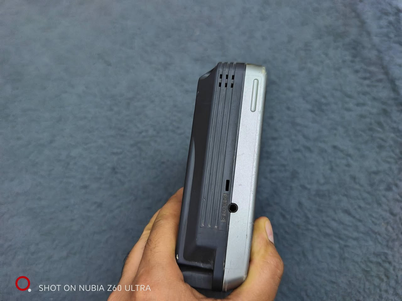 جهاز ملاحة وتلفزيون محمول (Panasonic GT50) ياباني أصلي، يحتوي على شاشة وقارئ أقراص CD/DVD مع قطعة تيprop (TV Tuner) جانبية ملحقة 
القطعه شغال لاكن بدون محوله السعر 45 الف


**إذا كنت صاحب هذا الإعلان وتريد حذفه لأي سبب، رجاءا أرسل رسالة إلى الدعم الفني**