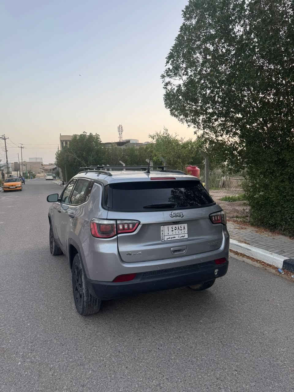 سلام عليكم البيع جيب كومارس مديل 2019 رقم بصرة حرا جديد ما بيها اي نقص جهازة بيها فقط 3قطع قطعة تبديل قطعتين صبغ ماشية63الف حقيقي فول عدة فتحة مكاني بصرة 
السعر 105مستعجل على بيعها خوان ماكو بسعرها 
رقمي ***********شراي ينتصل
