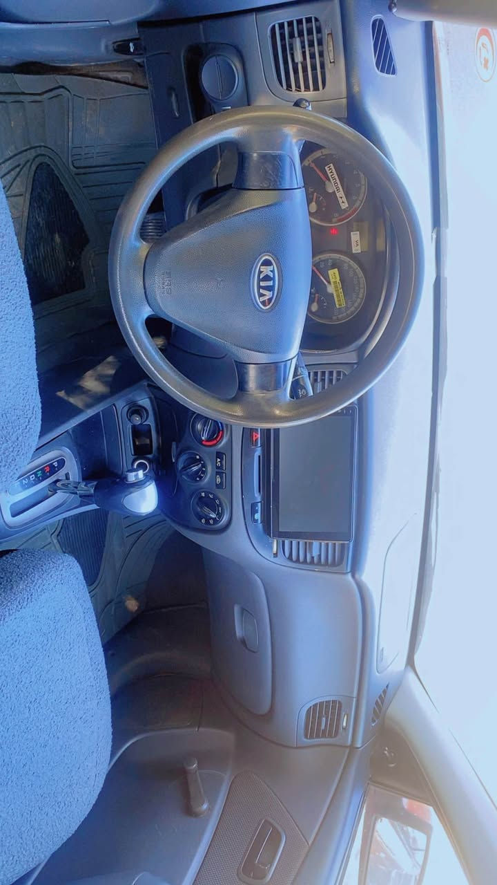 كيا ريو مديل 2006 داخل رصاصي
وارد كوري مواصفات  عادي
صبغ عام جماليه اثر جراد
كير اوتوماتيك محرك كبير شرط لا صرف لابخار
سنويه مشروع وطني هزه وبراد جديدشرط تحويل 📴 ***********
نقد فقط كركوك, العراق
