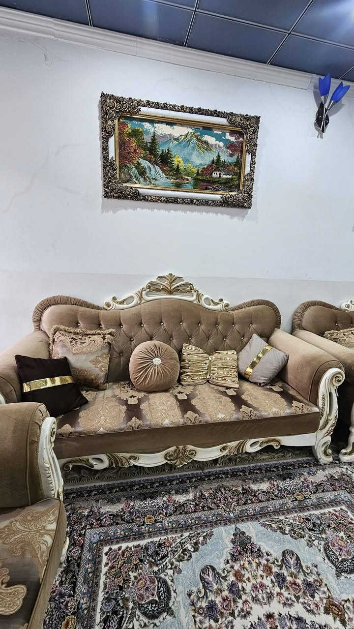 طخم ملكي 10 نفر نظيف جدا السعر 475 الف العنوان دوميز شارع الكامب يم ملعب القوس للتواصل كورك واتس فايبر ***********
