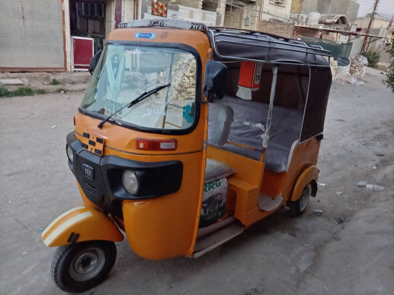 السلام عليكم تكتك للبيع موديل 18 مكاني بابل القاسم التكتك جاهزه من ايدي كبل لشارع مكينه عشرين اكسن جديد تكتك ما ناقصه برغي سعره 4/500 اربعه مليون ونص وبيه مجال قليل للشراي يتصل *********** وبي خير ويدلل
