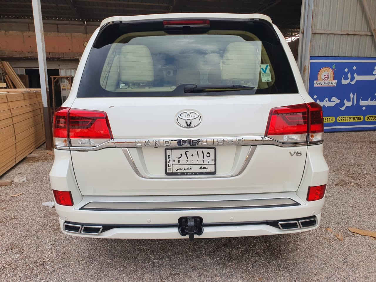 السلام عليكم احبتي 
لاندكروز 2021  GXR
حجم المحرك 4000 cc
28 الف كم العداد السياره بأطارات الشركه البلاديه 
شاشات خلفيه مع الشاشه الاماميه 
الكامرات محيطيه عدد ٤ 
الجنطة فتح واغلاق كهربائي مع نظام الشفط 
كشنات جلد ابيض 
ثلاجه وسطيه 
اضافه إلى انظمه الطرق الوعره وغيرها . 
السياره جديده  كلش 
بيه تعديل بارد فقط وبدون أي صبغ 
تكدر تفحص وتتأكد 
الصيانه وقت بوقته بشركه تويتا العراق لان هيه اصلا استيراد شركه ساز .
السعر المطلوب ٥٧٥ ورقه مع مجال بسيط 
استفسار اكثر اتصال على ***********
