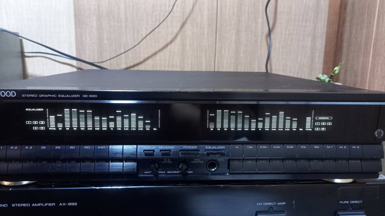 أيكولايزر(KENWOOD) حجم وسط كهرباء ٢٢٠ يحتوي ٢٨ باند
شغال بالكامل ونظيف لاكسر ولافطر ولاتصليح عدا شخط صغير فوق واضح بالصور..السعر 50 الف


**إذا كنت صاحب هذا الإعلان وتريد حذفه لأي سبب، رجاءا أرسل رسالة إلى الدعم الفني**