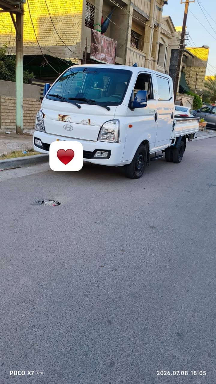 سلام عليكم
بورتر 2024 للبيع دخول جديد غاز (LPG) بيه طخه بسيطه موضحه بل صور وغلفته فابلون ابيض 

المواصفات... 

. فوول الفول للاخير 

. مسكر (غاز) LPG

. بصمة تشغيل.

. شاشة _كاميرات. 

. ويل كروم.

. تبريد وتدفيئة (بالستيرن والكشنات والجام). 

. دبل ايرباك.

. ماشيه 40الف كيلو.

. تحكمات استيرن.

. كرووز سرعة.

. مري كهرباء.

. كشنات جلد.

رادار امامي.

كامره خلفيه متصله مع المشي 
حساسات خلفيه 
شاشه كبيره 

كير اوتماتيك ✅

سياره جديده وبيه شلعه حلوه 

محركه 2500 تيريو ✈️

صوت عند الرجوع بل خلف 

بصمة 
فول مزوعه مواصفات 
رادارات كزوز سرعه 
تثبيت مسار 
كامره اماميه 
رقم بغداد دولي 

السعر 170 وبيه مجال
رقم ***********
