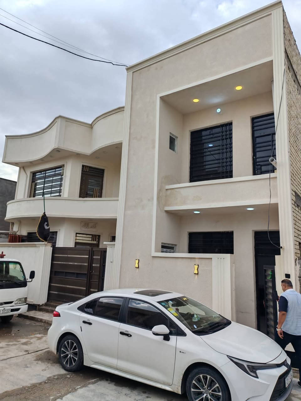 🏡✨ فرصة مميزة للبيع – بيت حديث بسعر مغري جداً ✨🏡
زراعي سند 25 قرار محكمه 
📍 بغداد – كفاءات السيدية

قرب كلية السلام 

📐 المساحة: 50 م²
📏 الواجهة: 5 
📏 النزال: 10 

🏗️ بناء 2023 – تصميم عصري وديكورات حديثة

🔹 الطابق الأرضي: استقبال أنيق + مطبخ عملي + صحيات
🔹 الطابق الثاني: غرفتين نوم + صحيات
🔹 الطابق الثالث: بيتوته + سطح

✅ خدمات كاملة (ماء – كهرباء – مجاري - تبليط )
📜 طابو زراعي – سند 25
✔️ جاهز للسكن فوراً

💰 السعر: 65 مليون دينار عراقي

🚨 بيت نظيف وبسعر مناسب مقارنة بالموقع والبناء الحديث – لا تضيع الفرصة 🚨

📞 للاستفسار الاتصال على الأرقام:
***********
***********
#ابو #فاطمة
