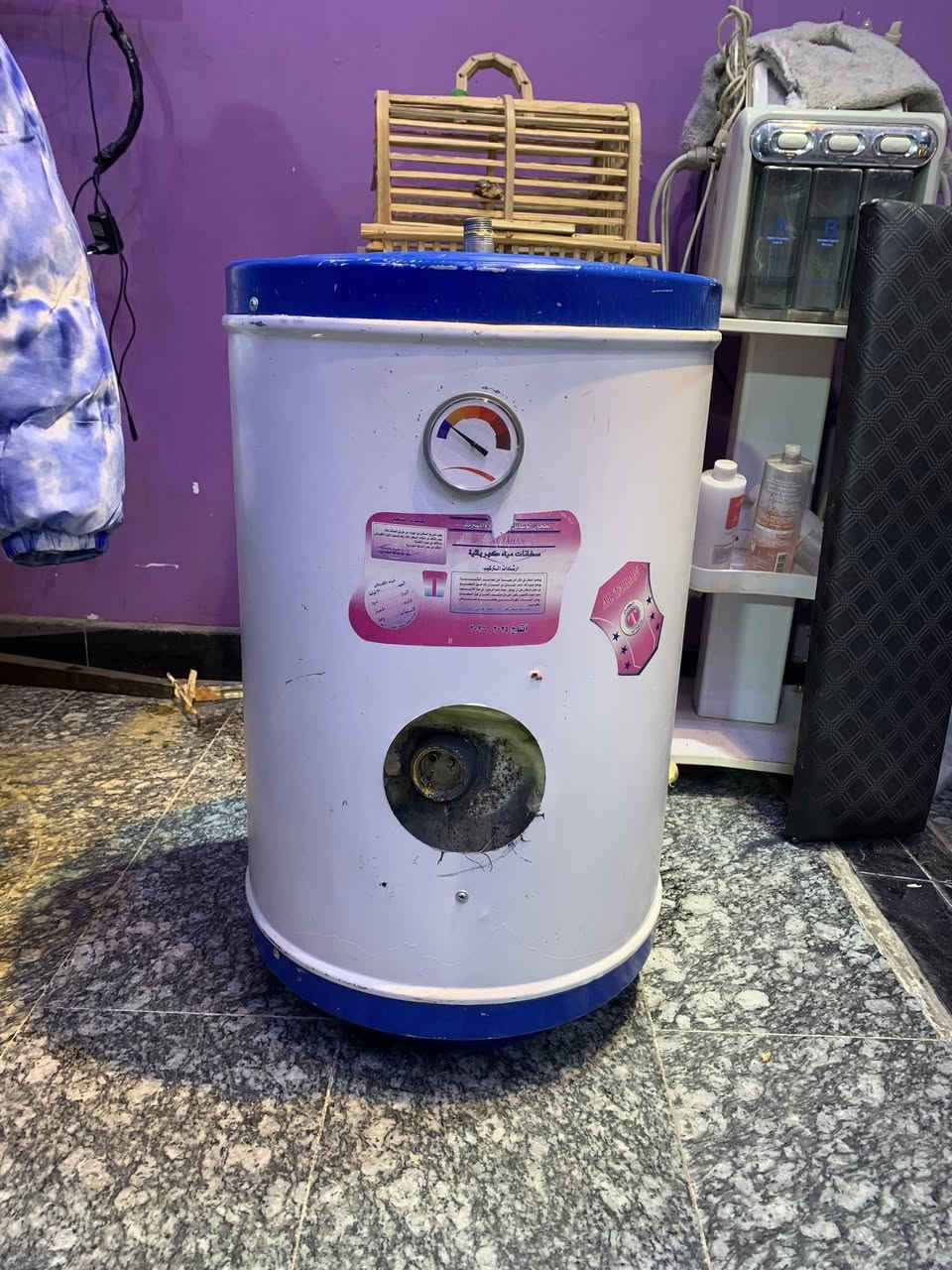 السلام عليكم سخان للبيع ب(35)الف جديد بي عيب الهيتر داخلي مكسور بي مكان الحرية شارع المختار ***********
