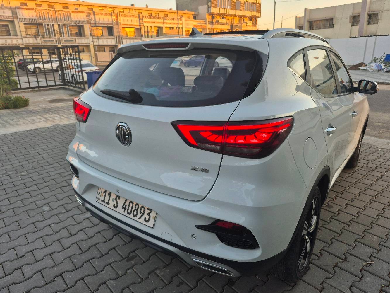 MG zs
فول للاخير ٢٣كسر زيرو ماشيه ١٢الف فقط كفاله عامه بغداد وبضمان بعدها اكيد 
بصمه بانوراما كشنات جلد وتدفاءه وكهرباء زنون لد حساسات امامي خلفي هاندبريك بصمه ٤كامرات واشاير ومري شفط ويل كروم مانع انزلاق وانحدار وحساس اطار  اوتو هولد  الخ
سياره باسمي لوحات وسنويه جدد
***********
***********
بغداد حي جامعه