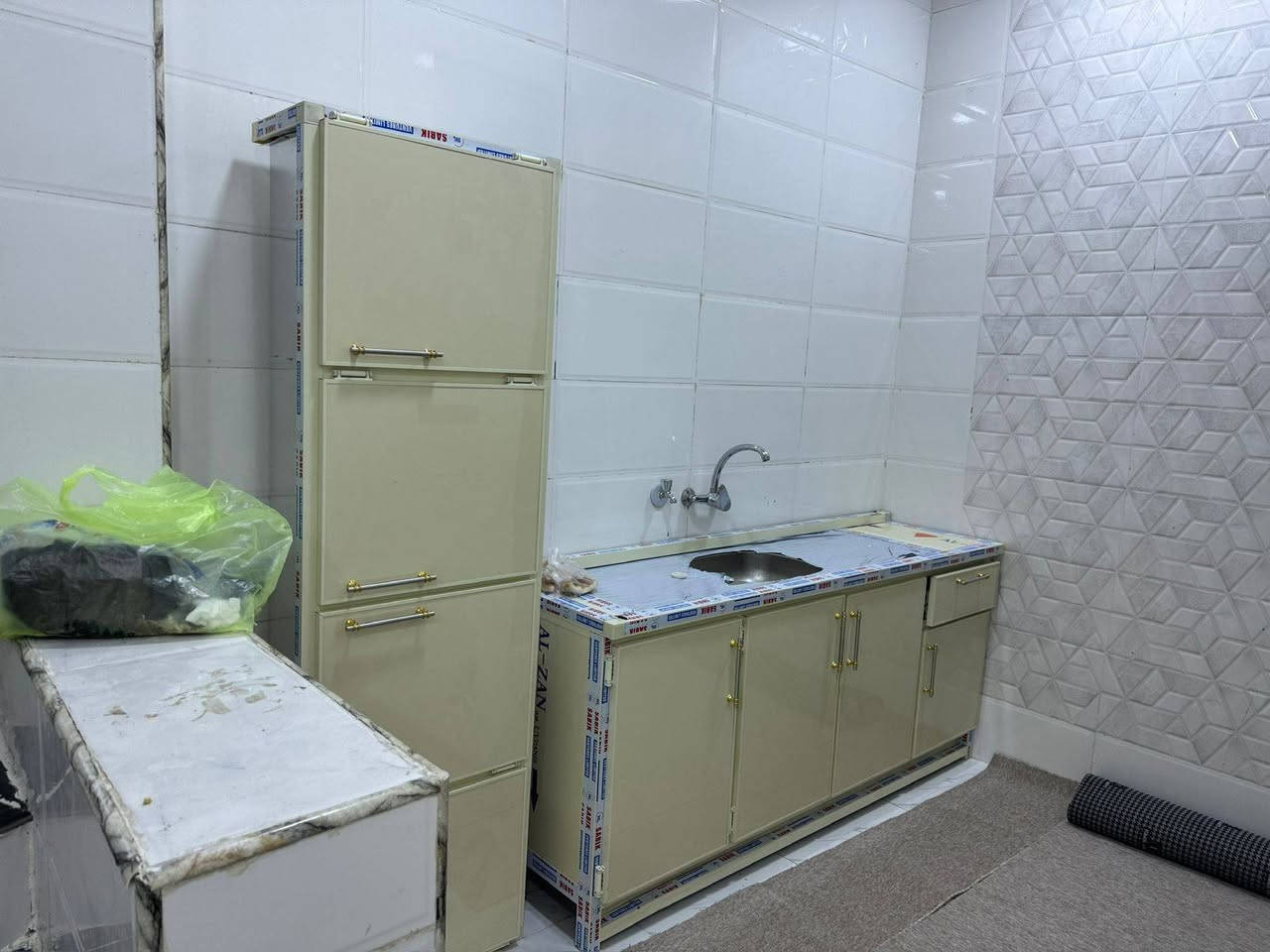 ( السعر ب٥٠) يخدم  اهل المحافظات العراقية الزائرين يستخدم دار استراحة  قريب على مرقد الإمام الحسين علية السلام يبعد اربعة كيلو بسيارة عن المرقد سعرة مناسب  بيت طابقين حديث المساحة ٥٠ متر الشارع تبليط خلف الجامعة ومقابل مدينة الزائرين العصرية كافة الخدمات متوفرة للستفسار بآدارة الوسيط العقاري الاستاذعلي خلف الشمري *********** ***********
