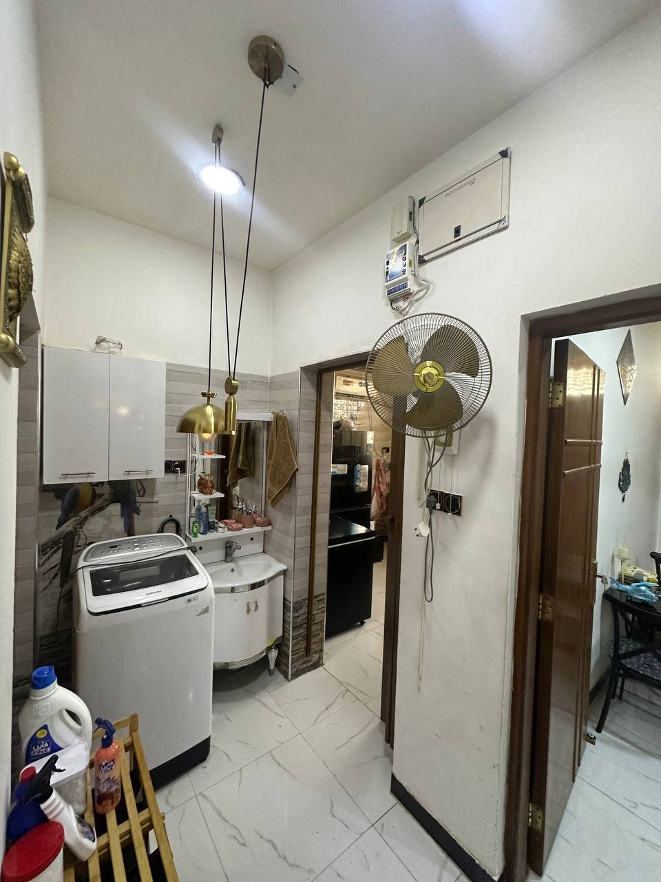 🏦دارللبيـــــــــع   حي #الـمـحاربين  
قرب جامع المحاربين 💯  موقع ممتاز
درج خارجي سنة البناء 2018 
___________
المساحــــــة // 104  متر    
الواجهة/8 متر 

طابو ملك  صـرف 
___________________
 #الطابــــــــــــــق #الأرضـــــــــــــي
2  غرفـ نوم وهول صحـــــــــــيات ومطبخ

#الطابق_الثـاني
 2 غرف نوم  وهول وصحيات ومطبخ 
__________________
الـسـعر خـاص 

___________________💲

#مكتـــــــــب   🏛️الــقنـد لـلـعقـار 🏛️

#الكائــــــــــن

 🌳  شارع_الكرامة المشجر🌳 _مجاور مجمع السرور 

       *********** 

*********** 
_____________________________________________
