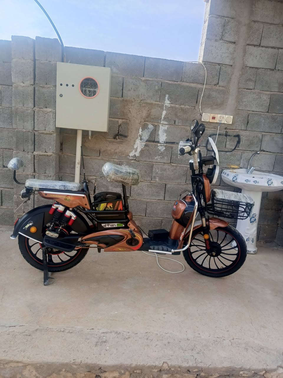 سلام عليكم للبيع ماطور شحن جديد بعده وضع شركه مرتب كلشي بي جديد بطاريات جدد شرط  كهربائيات كامله كله شغاله دبل اشاره جكمچه ملف 1500W شرط النضافه سعره 425وبي مجال للشراي لااستفسار خاص او عرقم ***********
