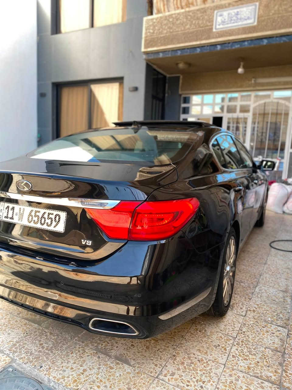 السلام عليكم

للبيع فقط

KIA K900 2015

كيا كورس ٢٠١٥ فول مواصفات للأخير 1/1

وارد امريكي 

ماشية 102,000 mi ميل

محرك 8 سلندر  GDI 5.0 CC ✈️✈️

كير 8 نمر

سقف زجاج بالكامل(فتحة سقف بانوراما)

4 أبواب بصمة + بصمة تشغيل

صندوق كهربائي وشفط

تحكم ستيرن جهتين

شاشة جبيرة

ماوس تحكم بالشاشة

كشنات جلد + تدفئة وتبريد المقاعد والستيرن

كشنات كهرباء 4 حركات

كشنات خزن ميموري 

4 جام اوتو 

برده خلفية كهربائية + بردات الابواب الخلفية

3 قطع تبريد

اشاير بالمري

ويل حجم 19 كروم

سايد بريك كهربائي

اوتو هولد

درايف مود

تحديد مسار

قارئ اقراص 

بكلايت لد / لايت زينون

🔴🔴 السيارة وارد امريكي وحادثها جاملغ وشويه من البنيد بدون اي دواخل

🔴 3 قطع صبغ 

🔴 البنيد نفسه مصلح ومصبوغ  والجاملغ نفسه بس مصبوغ
 🔴 وصار عندي هنا بالعراق طخة بسيطة باب السكن صار بي بارد وانصبغ

الباقي مثل مموضح بالسونار  

السعر /🔴 134 بيها مجال 

مكاني بغداد الامين الثانية

للأستفسار ***********
