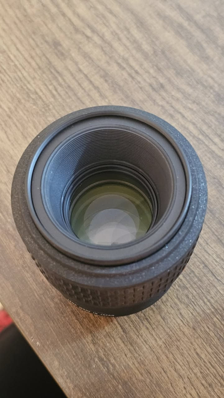 للبيع عدسه sigma 105mm f2.8 fx ماكرو للنيكون مناسبه لتصوير الاسنان
العدسة نظافتها 98%
وياها حافظه للعدسه والغطاء الأمامي والخلفي 
للتواصل ***********
