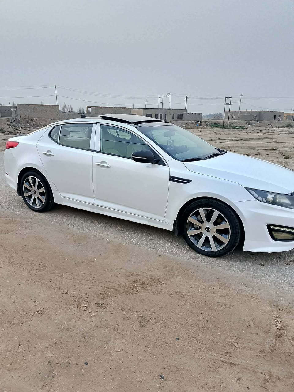 اوبتيما2013
فول مواصفات مكفوله 
رقم وهزه جديد باسمي
كفاله عاااااامه عدا صبغ بخشم البنيد  كلش قليل
ماشيه ١٥٠
فول 1/1
بانوراما
بصمه 
جلد 
كاميرا دواره
كشن جلد
كشن ذاكره
تبريد قطعتين 
شفتات استيرن
لدااااات
محرك2.4
السياره جديده جداً 
واحلى من الصور
للبيع والمراوس حسب القناعه
السعر 140 وبيها مجال 
علماً السياره بالحله 
للاستفسار 
***********
***********
