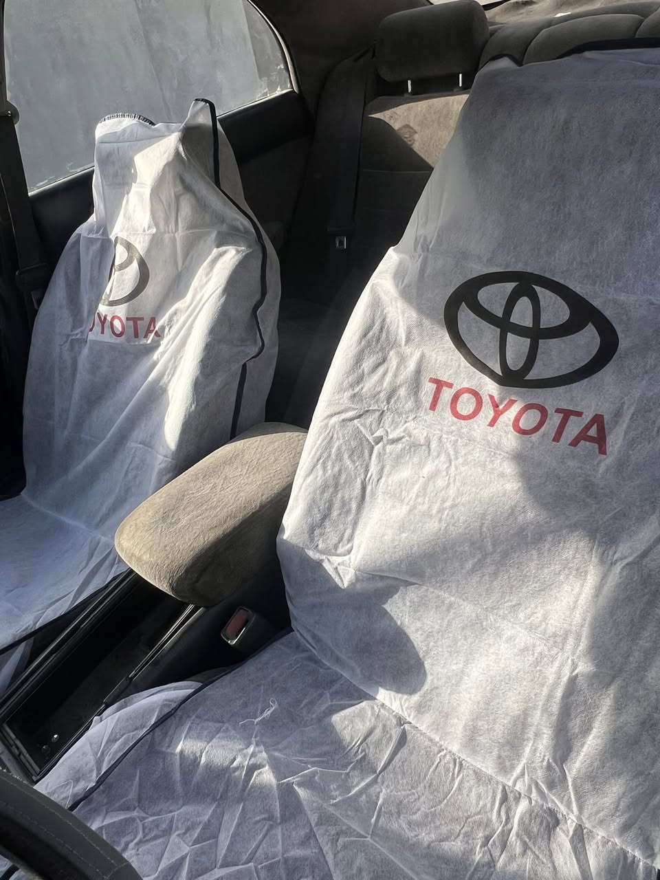 سلام عليكم 
تويوتا كراون بطه موديل 1995 منفصل رقم صلاح الدين مشروع وطني سنويه لل 2029 شرط التحويل. مكفوله من الكص والنقل والعيب الشرعي. محرك ونجي بي لاستيك ولف كير أوتوماتيك 
منضومه زنون كهربائيات كلها شغاله سياره بلاديه بدون حادث بدون معجون تراي وين مايعجبك مكاني سامراء السعر 45 بيها مجال 
***********
