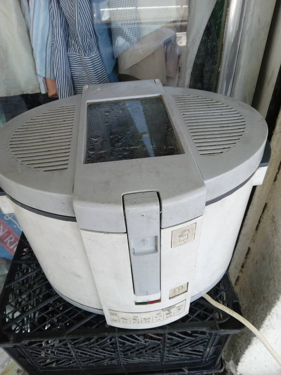 جدر طبخ كهربائي او مقلايه..  باله اولى عل شغل. 
السعر 25 الف... ***********
واسط الصويرة  شارع المركز مقابل صياغ الذهب
